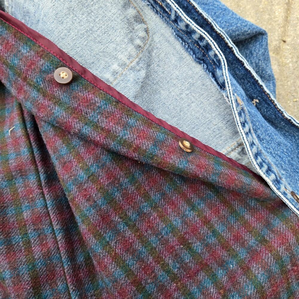 Eddie Bauer Blue Denim Jacket with Tan Accents and removable flannel lining - Picture 4 of 11